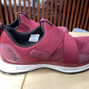 TIEM Women's Burgundy Athletic Shoes